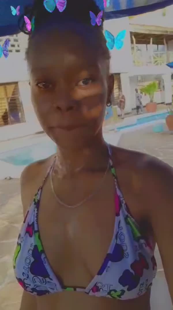 Petite Betty